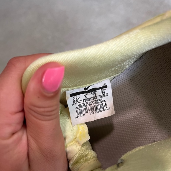 Yellow Sparkly Airforce size 5.5 Y - Picture 6 of 6